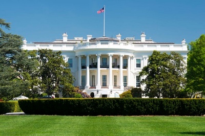 Trump政権は新型コロナに対して1兆ドル(約107兆円)規模の経済対策を検討している(画像:123RF)