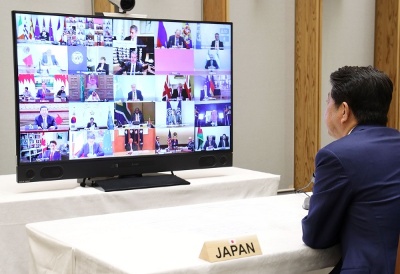 安倍首相は3月26日夜、首相官邸でG20首脳によるテレビ会議に臨んだ（画像：首相官邸ホームページ）