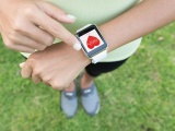 異例づくしの「Apple Watch」心電図機能等の国内承認