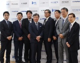 島津製作所など8社、実験の再現性と正確性を高めるラボを共同開発