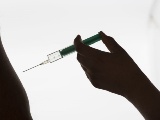 FDA、新型コロナワクチンの緊急使用許可の基準を厳格化