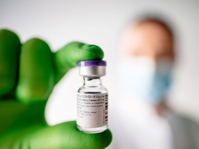 英国で一時的な緊急使用の認可を受けたmRNAワクチン（提供：ドイツBioNTech社）