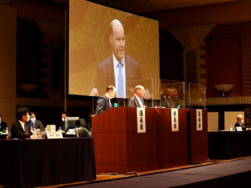 武田薬品株主総会、「2021年度は転換点」とWeber社長