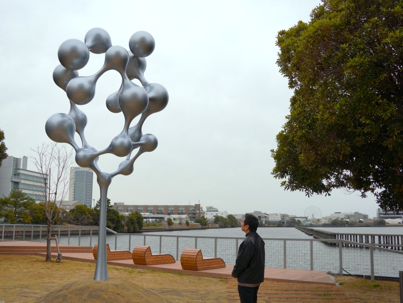 リンクラボ新木場に、彫刻家の名和晃平氏が金属で制作した「Cell Tree